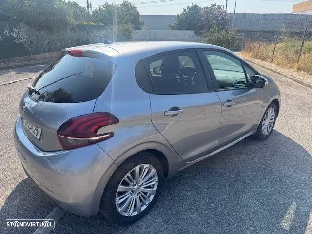 Peugeot 208 1.2 PureTech Allure - 5