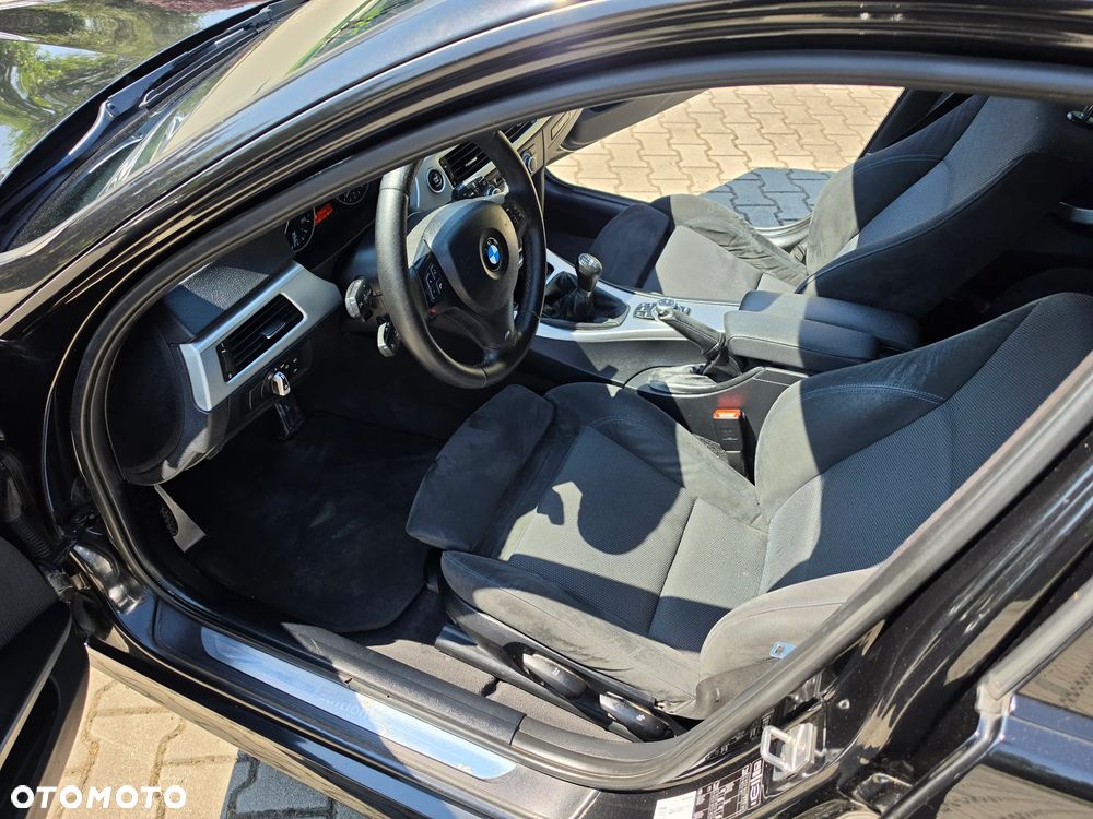 BMW Seria 3 318d DPF Edition Sport - 22