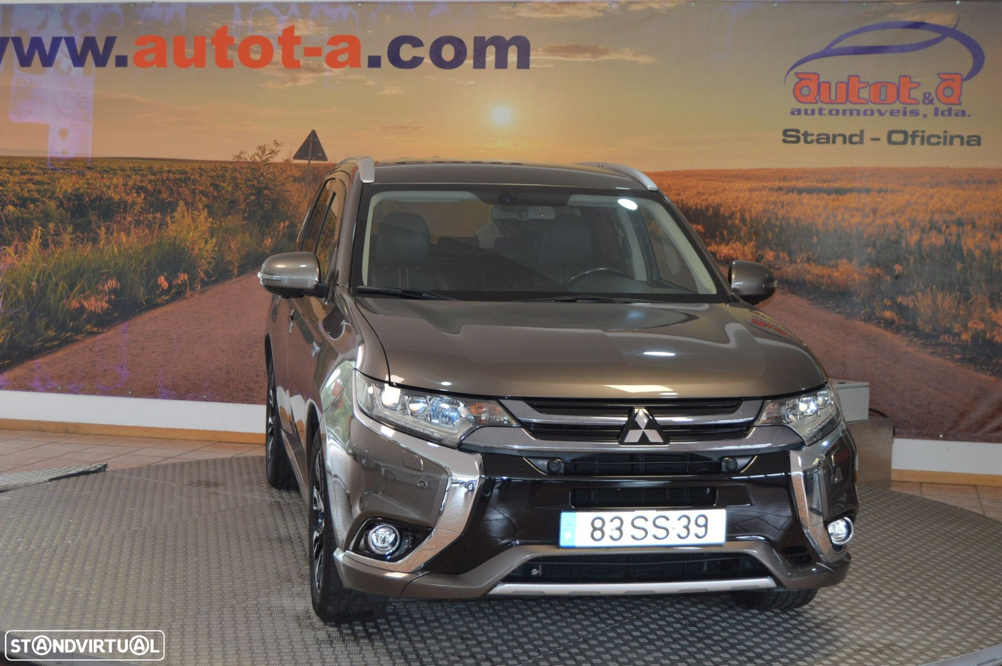Mitsubishi Outlander 2.0 PHEV Instyle Navi - 8