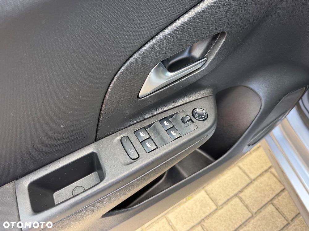 Opel Corsa 1.2 Direct Injection Turbo Edition - 17