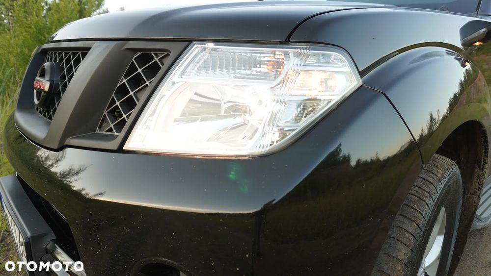 Nissan Pathfinder 2.5 D SE - 20