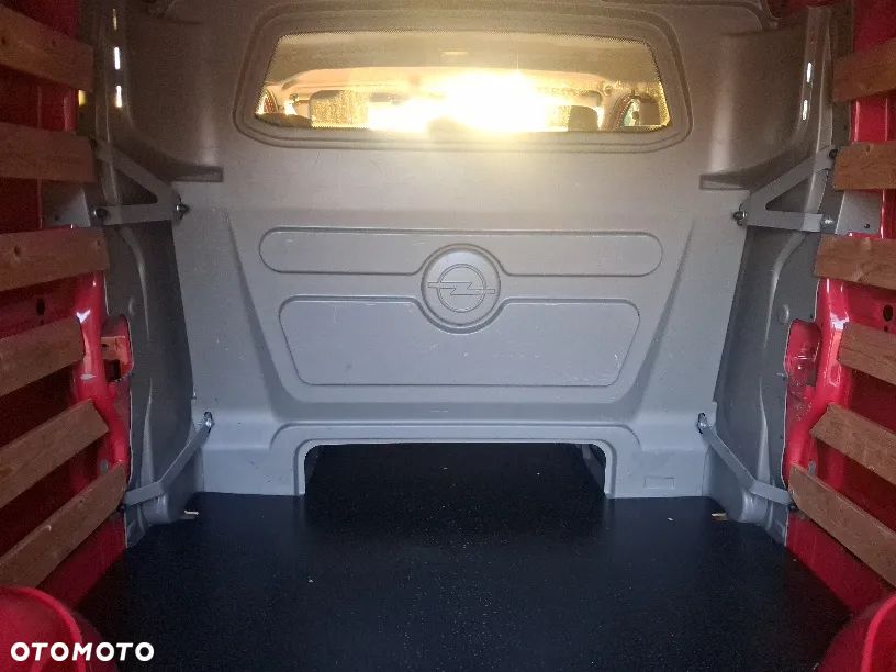 Opel Vivaro - 10