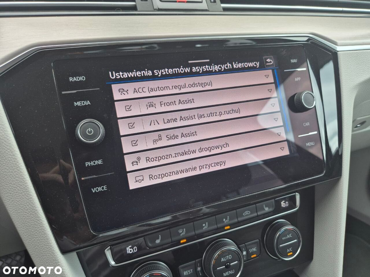 Volkswagen Passat 2.0 TDI Bi-Turbo BMT 4Mot Highline DSG - 29