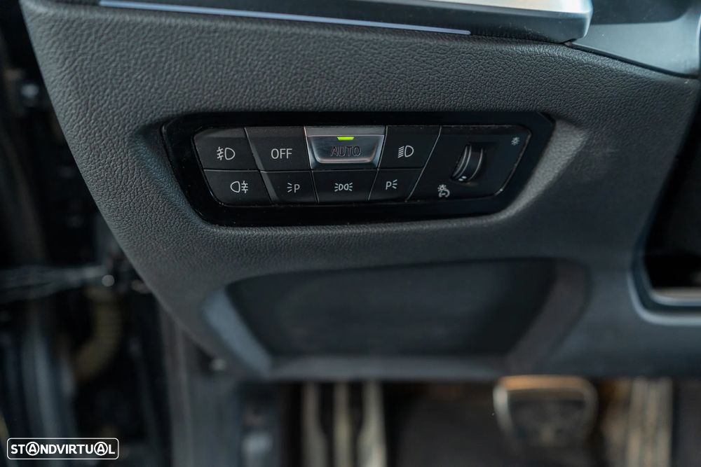 BMW 330 e Pack M Auto - 11