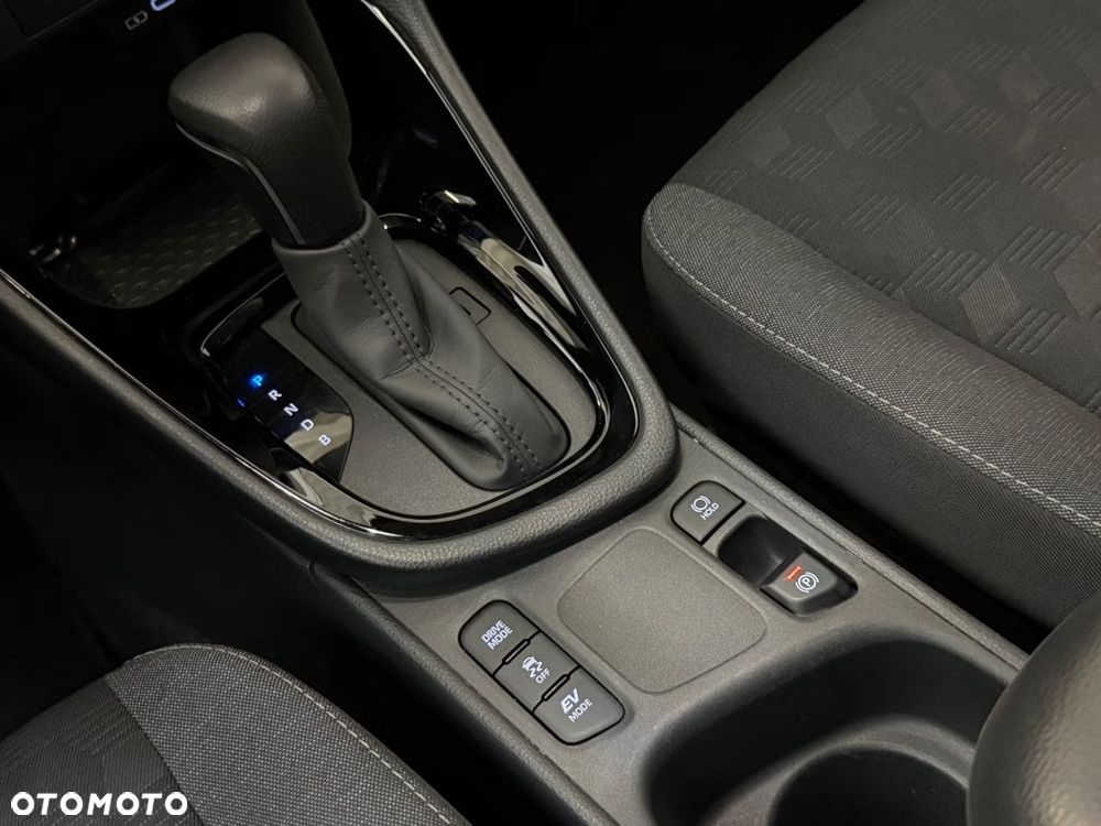 Toyota Yaris Hybrid 1.5 Style - 24