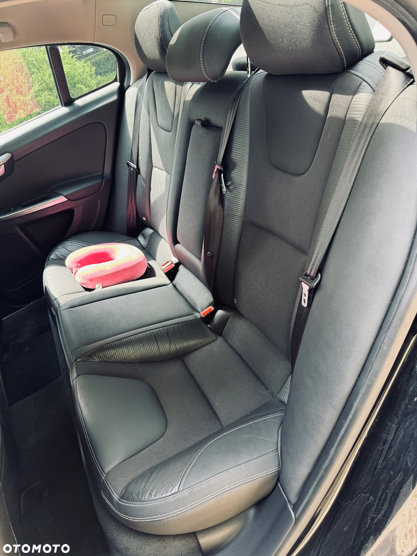 Volvo S60 D2 R-Design - 10