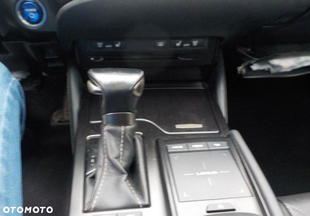 Lexus ES - 36