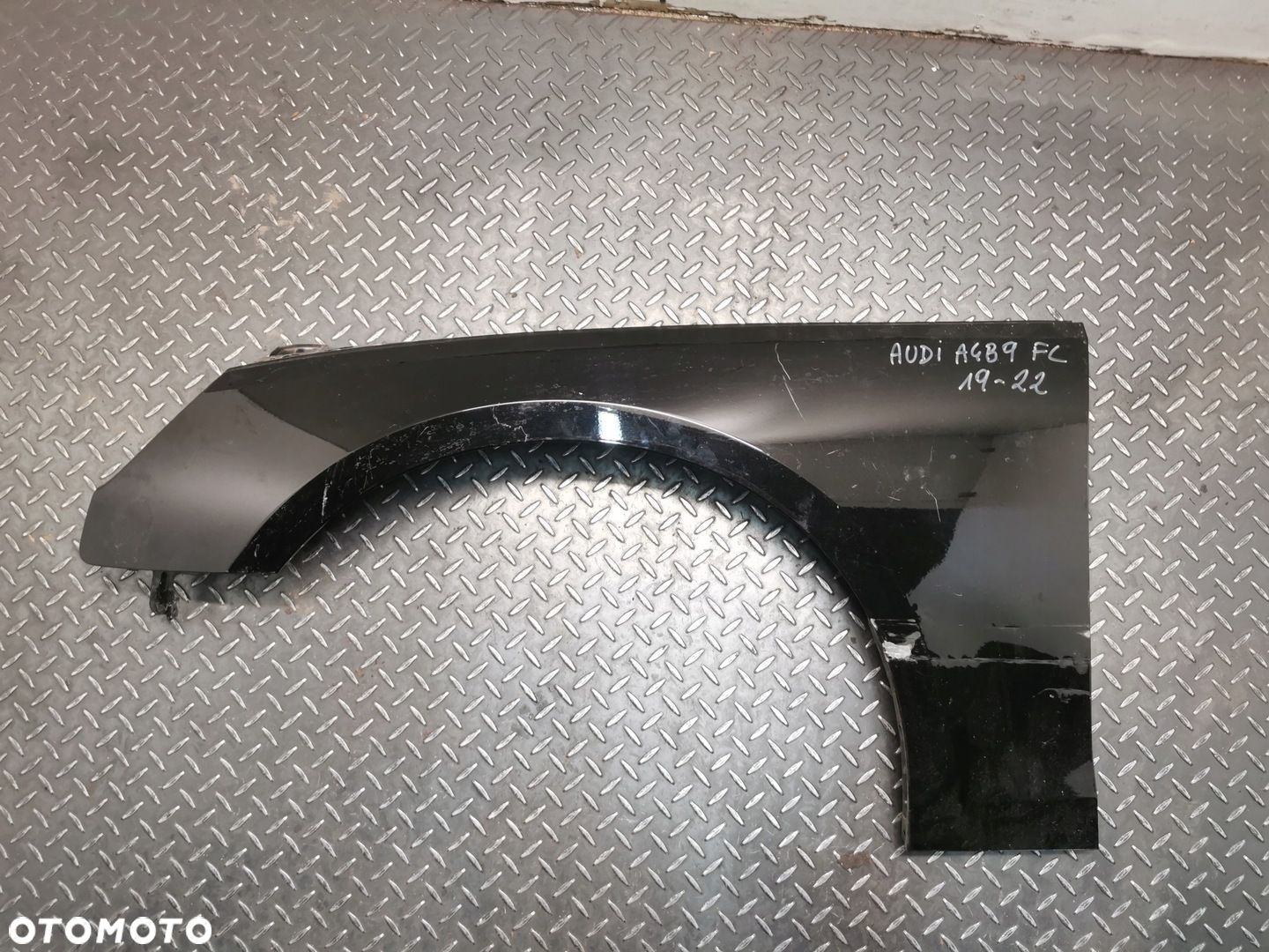 BŁOTNIK LEWY PRZÓD AUDI A4B9 LIFT 8W 2019-2022 8W0821467 - 2
