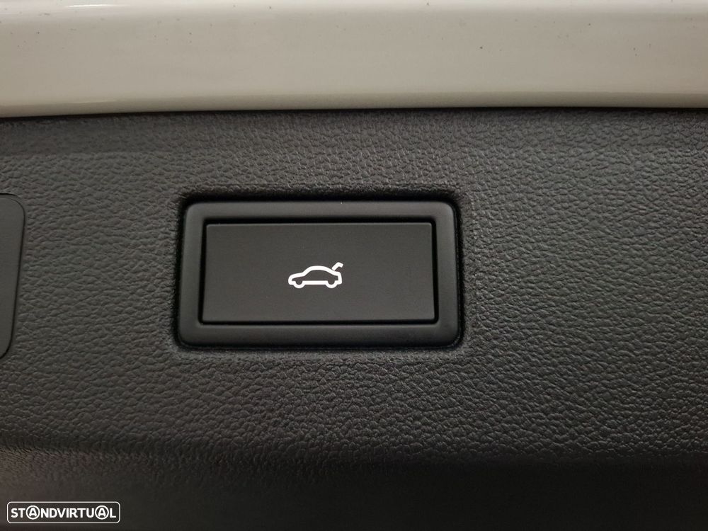 VW T-Roc 1.5 eTSI Style DSG - 24