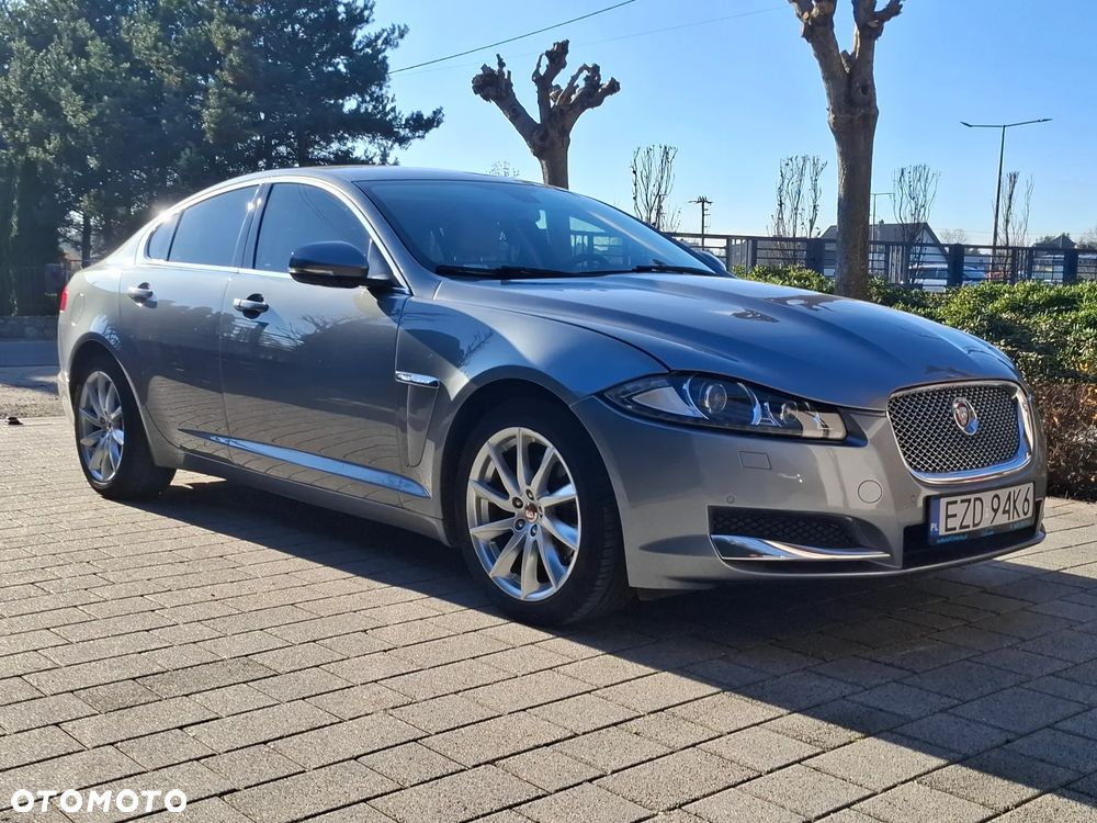 Jaguar XF 2.2 D Premium Luxury - 3