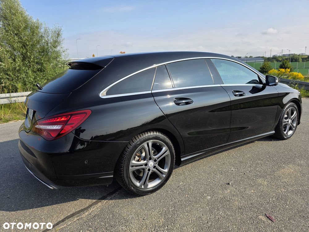Mercedes-Benz CLA 180 7G-DCT UrbanStyle Edition - 5