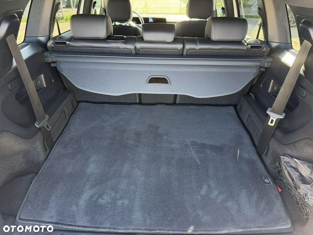 Mercedes-Benz GLB - 29