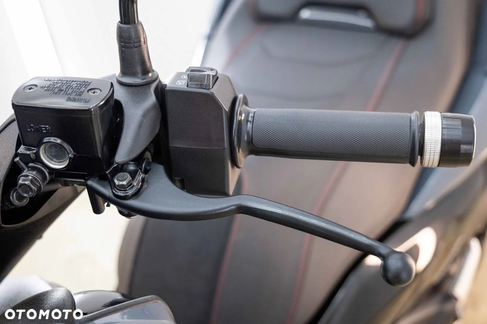 Yamaha X-max - 17