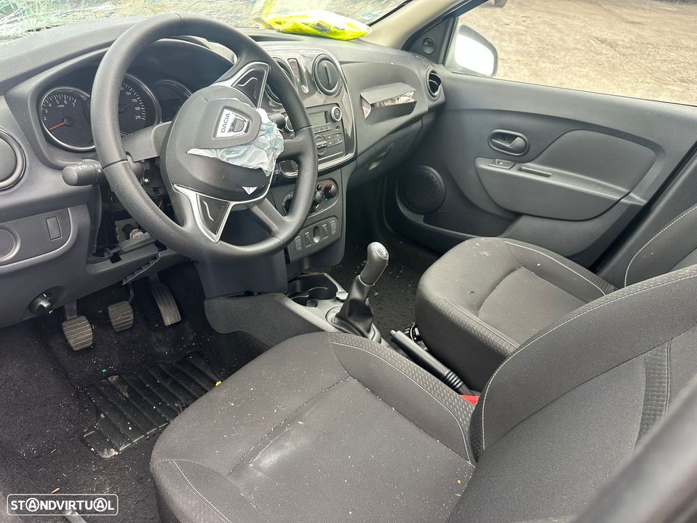 Dacia Sandero 2 1.0 SCe 75 Gasolina 73 cv  54 kW 2016 - 2025 B4D 490 para peças - 4