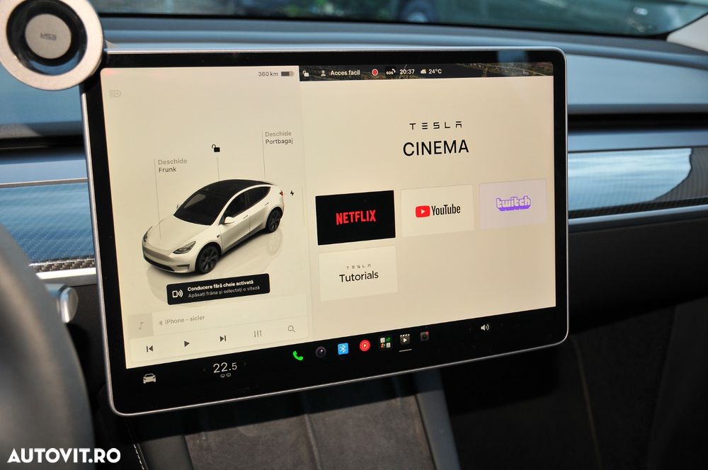 Tesla Model Y Long Range Dual Motor AWD - 16