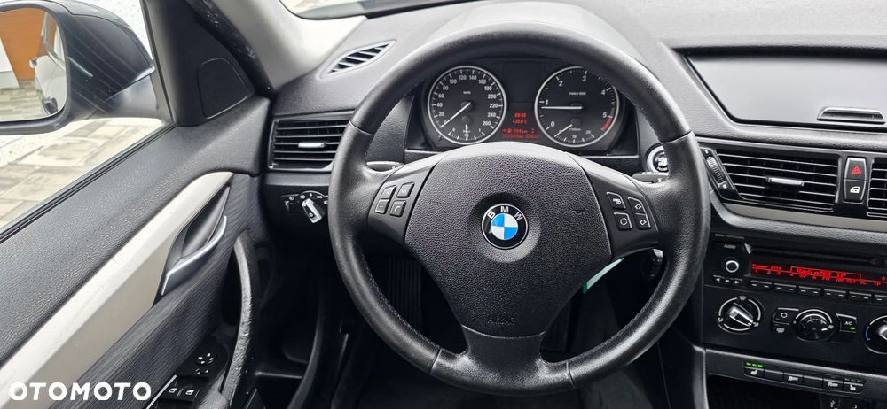 BMW X1 sDrive16d - 16
