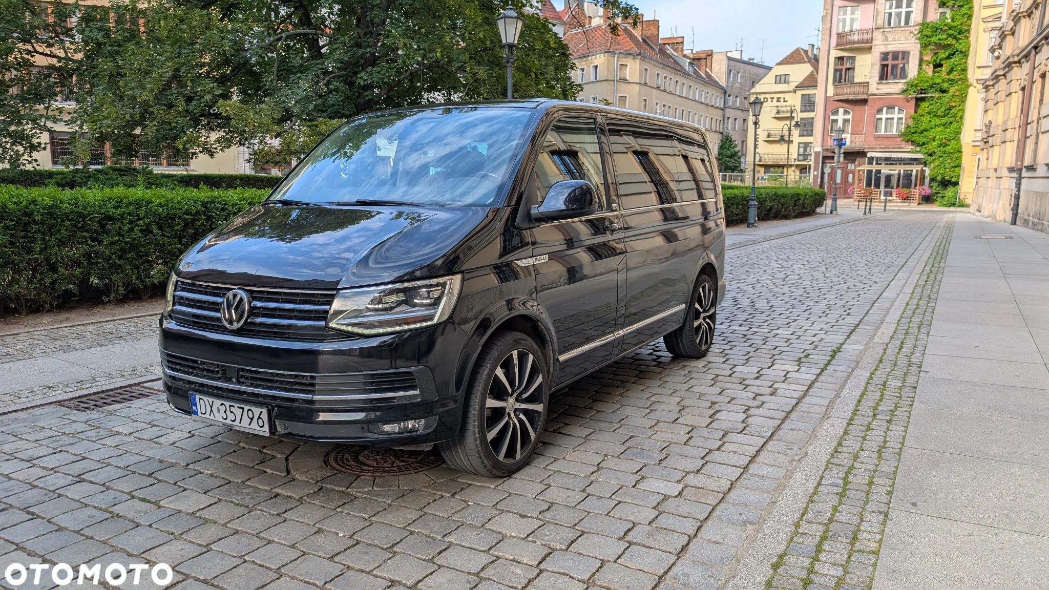 Volkswagen Multivan 2.0 BiTDI L1 Generation SIX DSG - 2