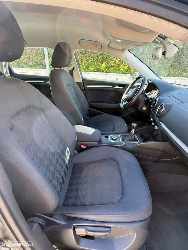 Audi A3 Sportback 1.6 TDI B.Line Attraction - 7
