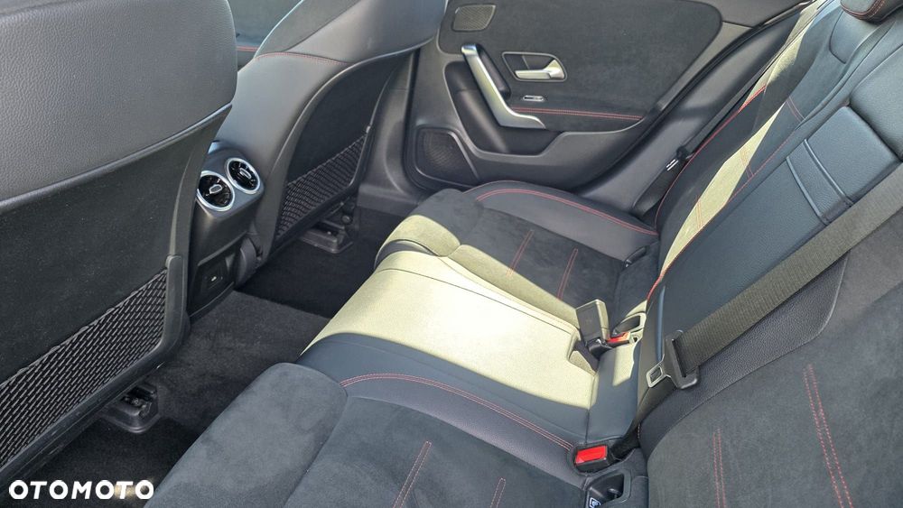 Mercedes-Benz Klasa A 200 AMG Line 7G-DCT - 4