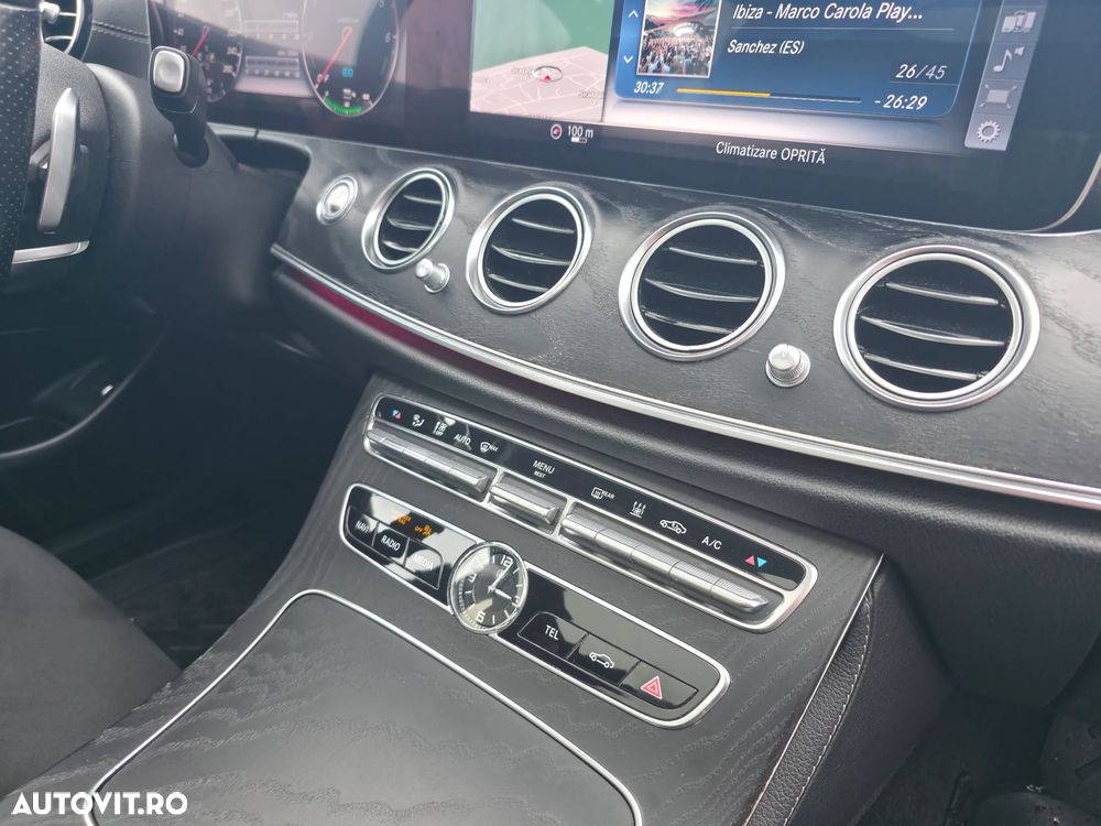 Mercedes-Benz E 300 de 9G-TRONIC AMG Line - 15