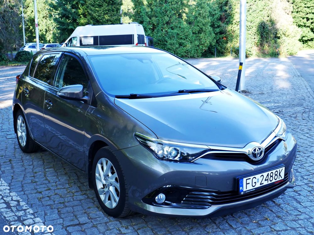 Toyota Auris 1.6 Premium - 1