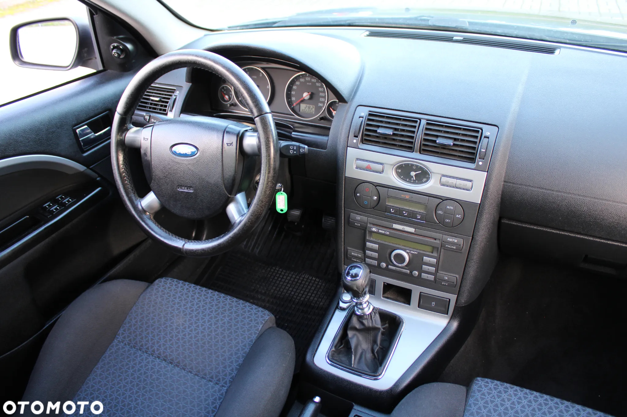 Ford Mondeo - 18