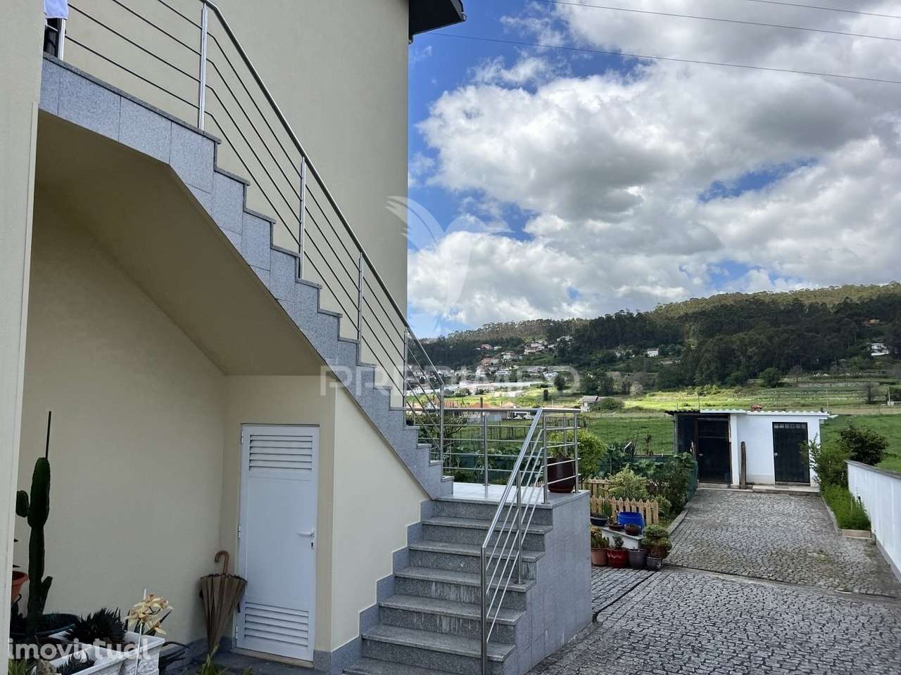 Moradia | 4 Apartamentos + Terreno - Grande imagem: 3/14