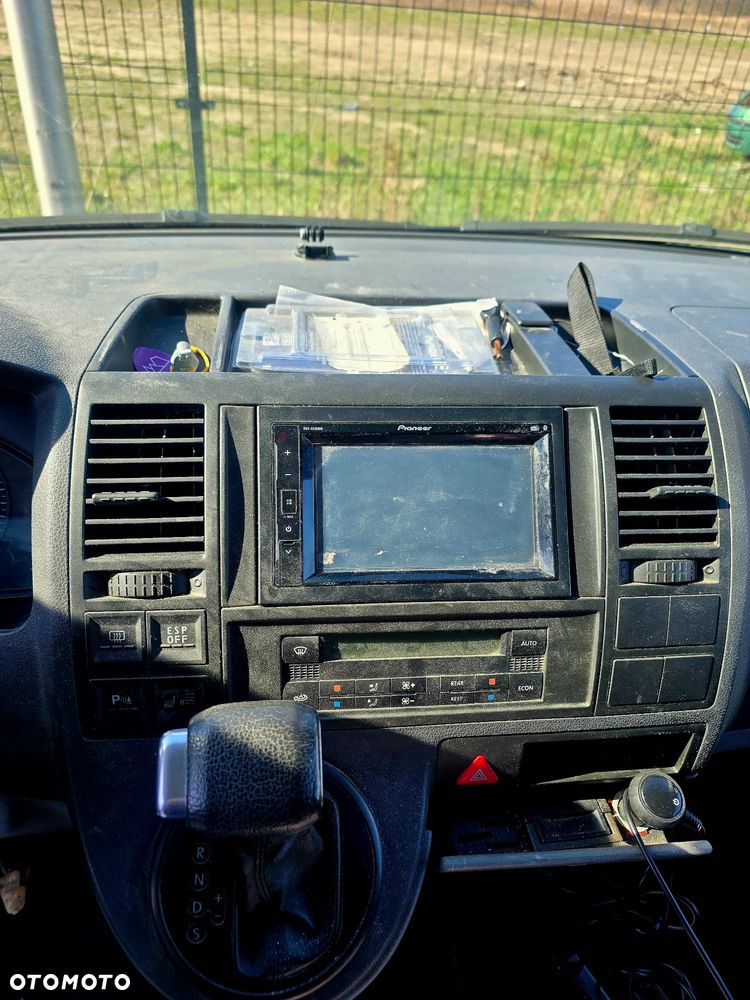 Volkswagen Caravelle - 5