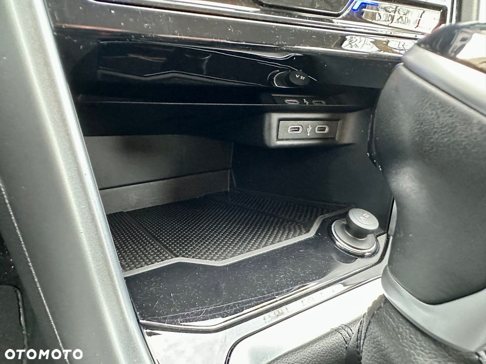 Volkswagen T-Roc 1.5 TSI Life Plus DSG - 25