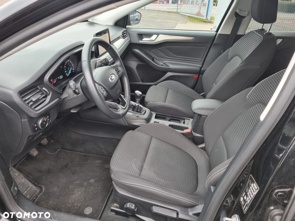 Ford Focus 1.0 EcoBoost Titanium X - 26