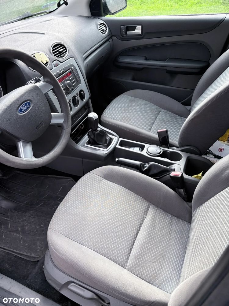 Ford Focus 1.8 TDCi Ambiente - 3