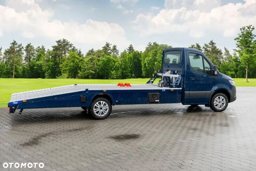 Mercedes-Benz Sprinter - 4