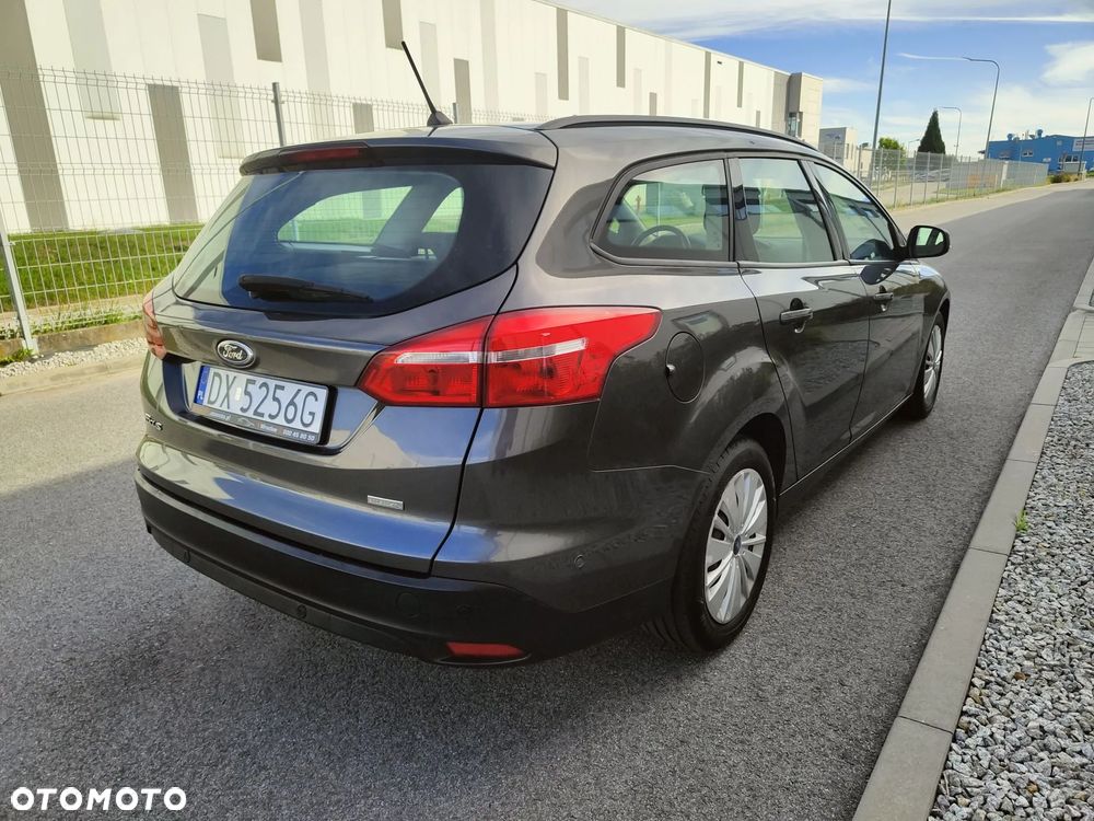 Ford Focus 1.0 EcoBoost Titanium - 4