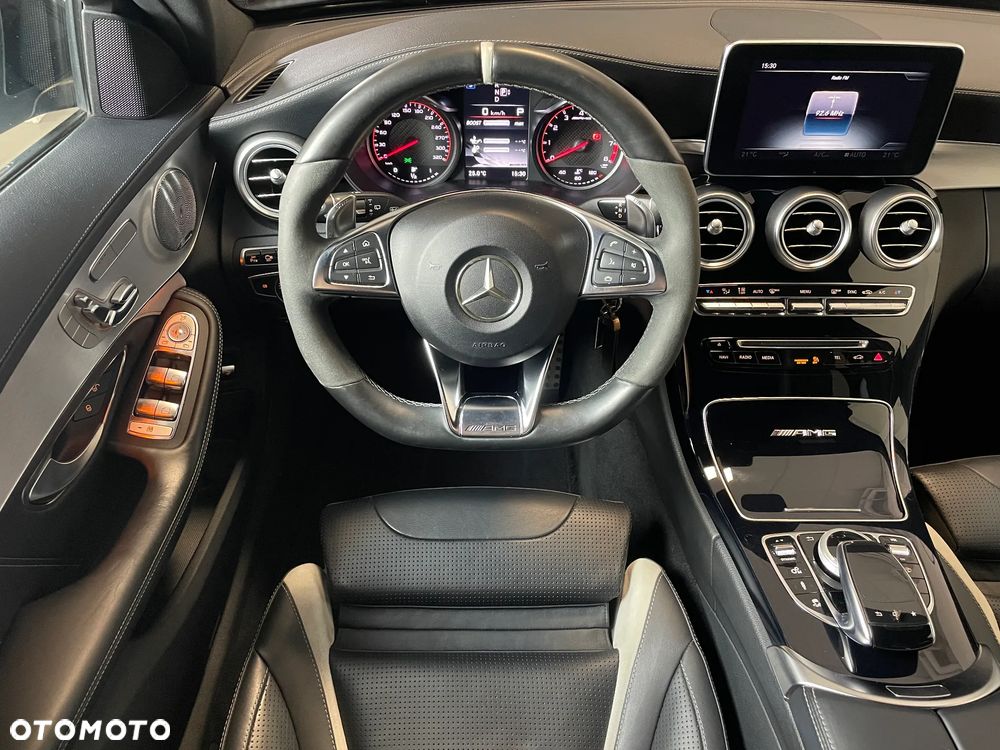 Mercedes-Benz Klasa C AMG 63 S T AMG Speedshift 7G-MCT - 11