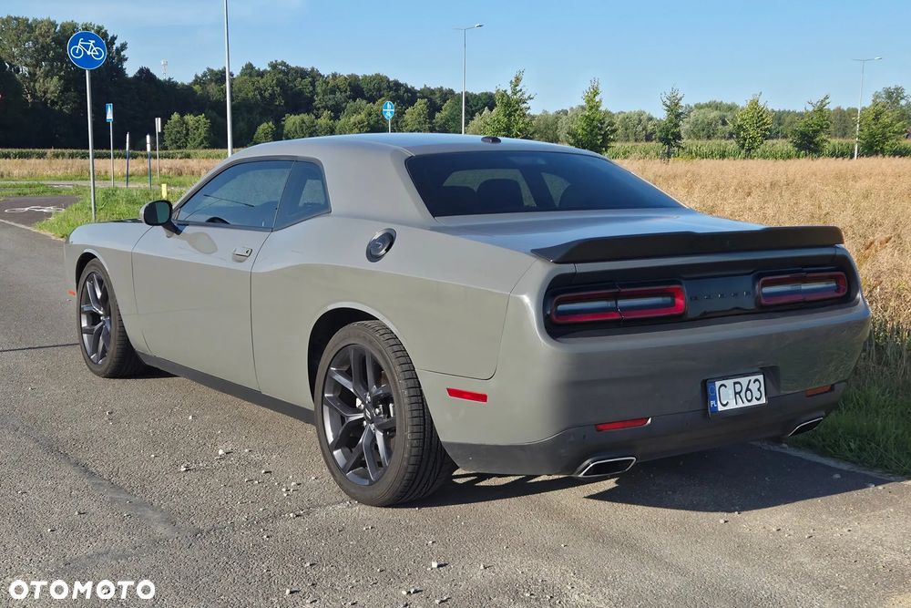 Dodge Challenger - 4