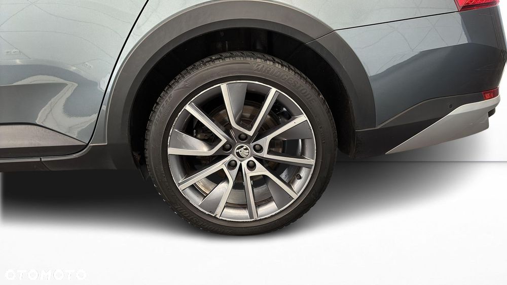 Skoda Superb 2.0 TDI SCR 4x4 Scout DSG - 19