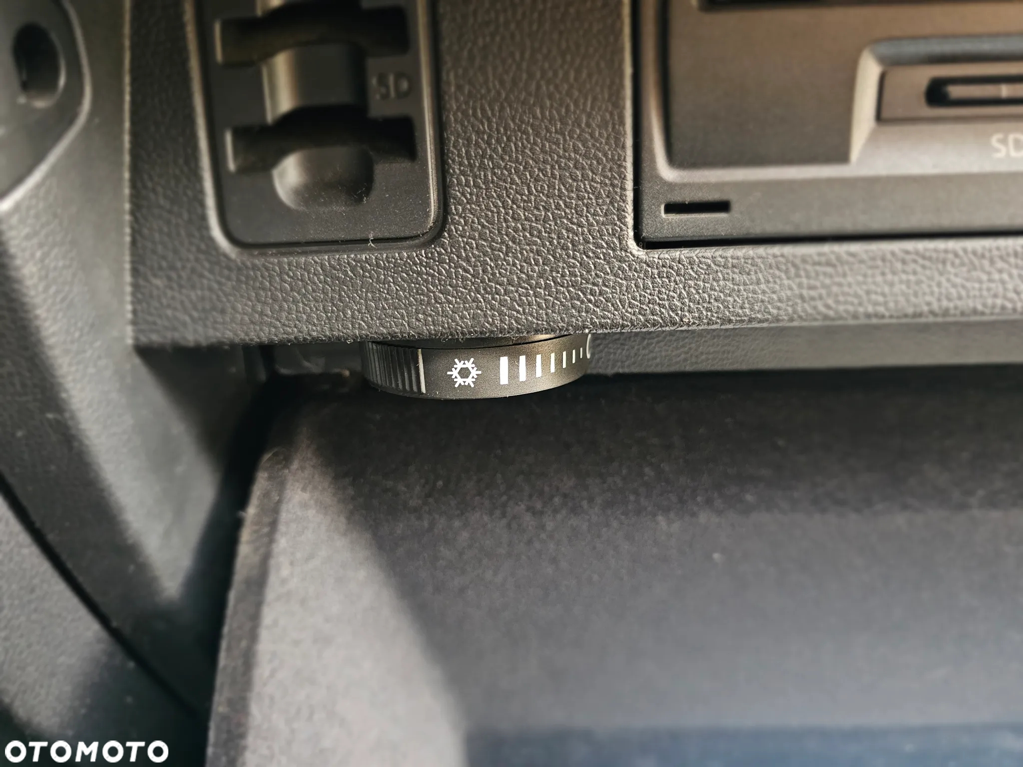 Volkswagen Passat 1.6 TDI BMT Comfortline - 19