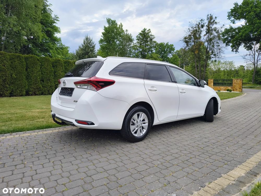 Toyota Auris 1.6 D-4D Dynamic - 28
