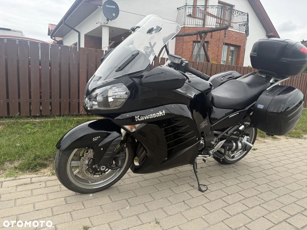 Kawasaki GTR - 13