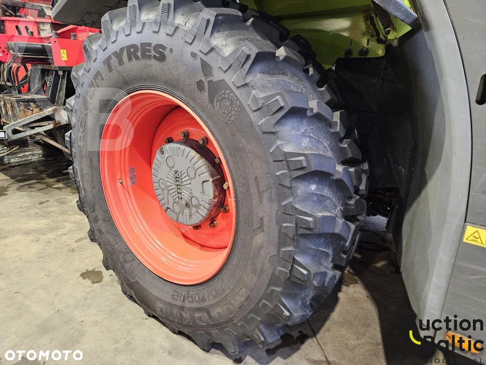 Claas Xerion 5000 Trac - 3