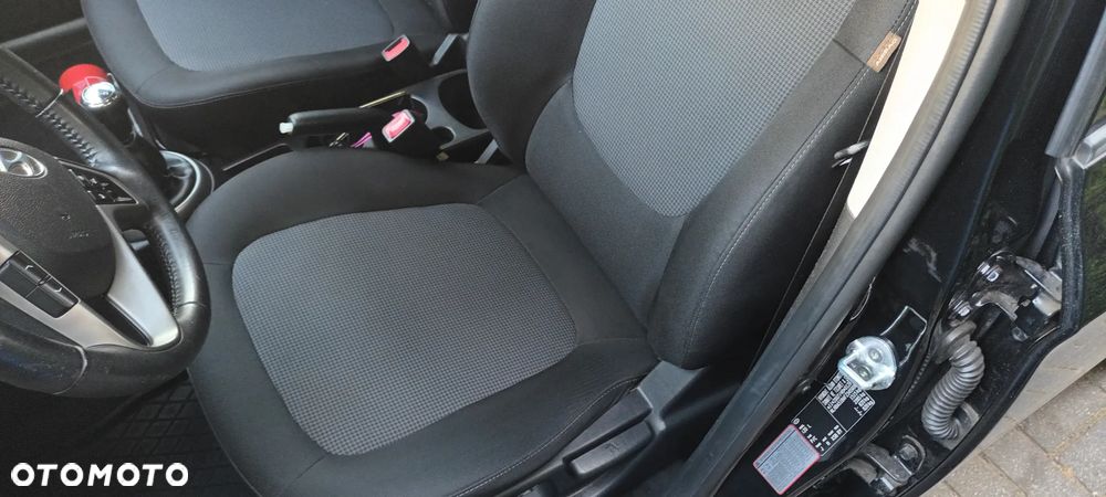 Hyundai i20 1.2 Intro Edition - 11