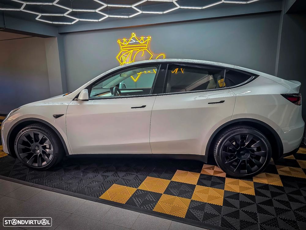 Tesla Model Y Long Range Dual Motor AWD - 7