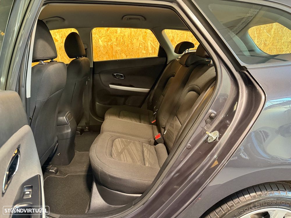 Kia Ceed SW 1.4 CRDi ECO - 17