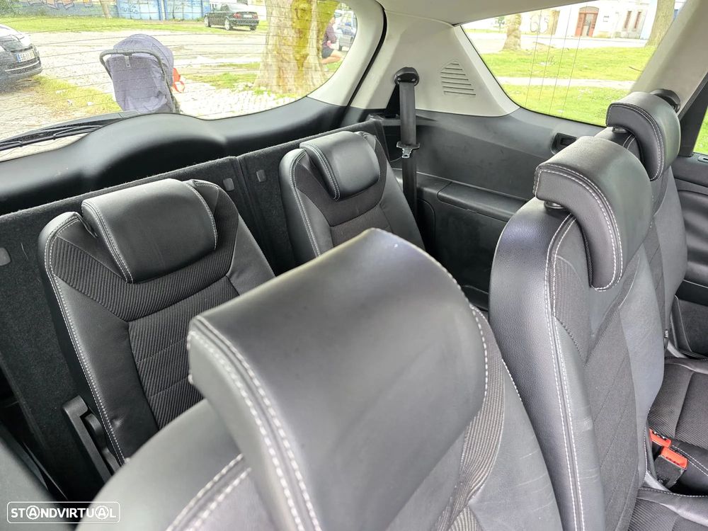 Ford S-Max 2.0 TDCi Titanium 7L - 17