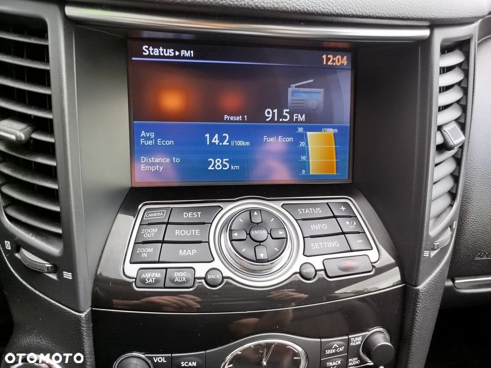 Infiniti QX70 3.7 S - 23