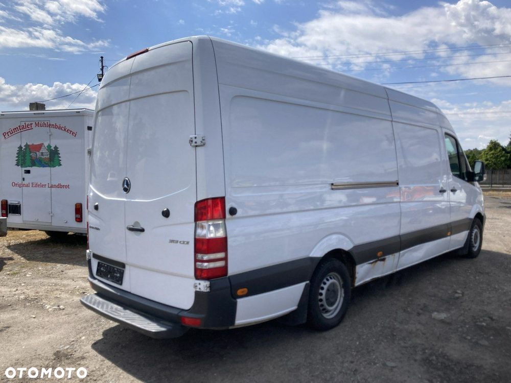 Mercedes-Benz Sprinter - 2