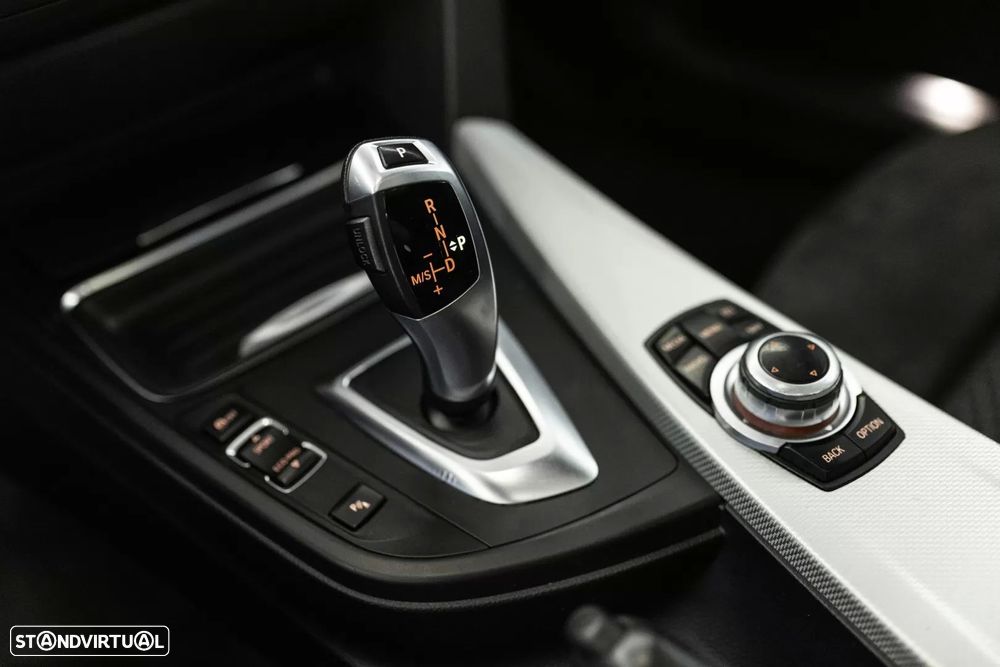 BMW 318 d Touring Aut. M Sport - 11