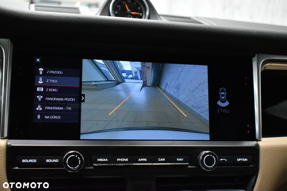 Porsche Macan Standard - 25