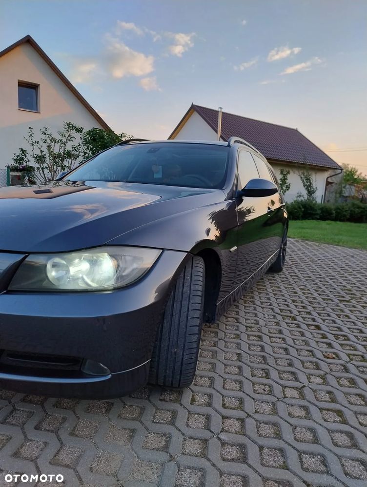 BMW Seria 3 318d - 2