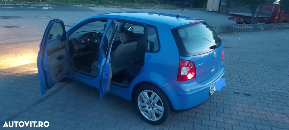 Volkswagen Polo 1.4 Basis - 2